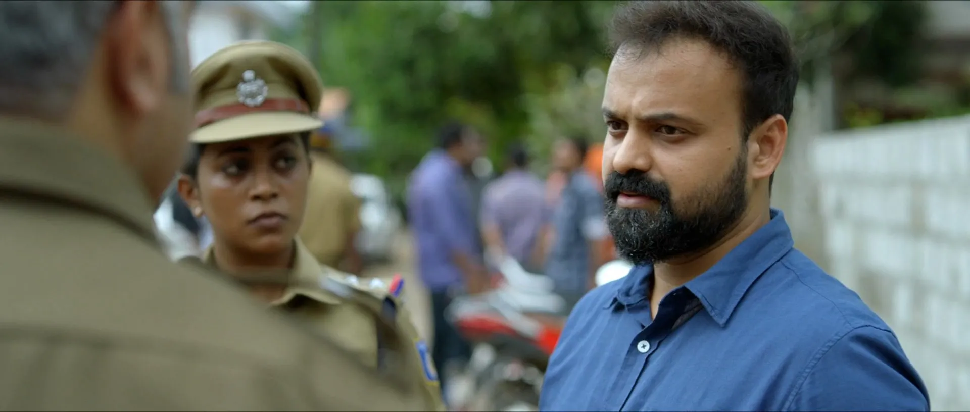 Anjaam Pathiraa 2020 (Hindi – Malayalam) Dual Audio UnCut HDRip 720p – 480p Screenshot